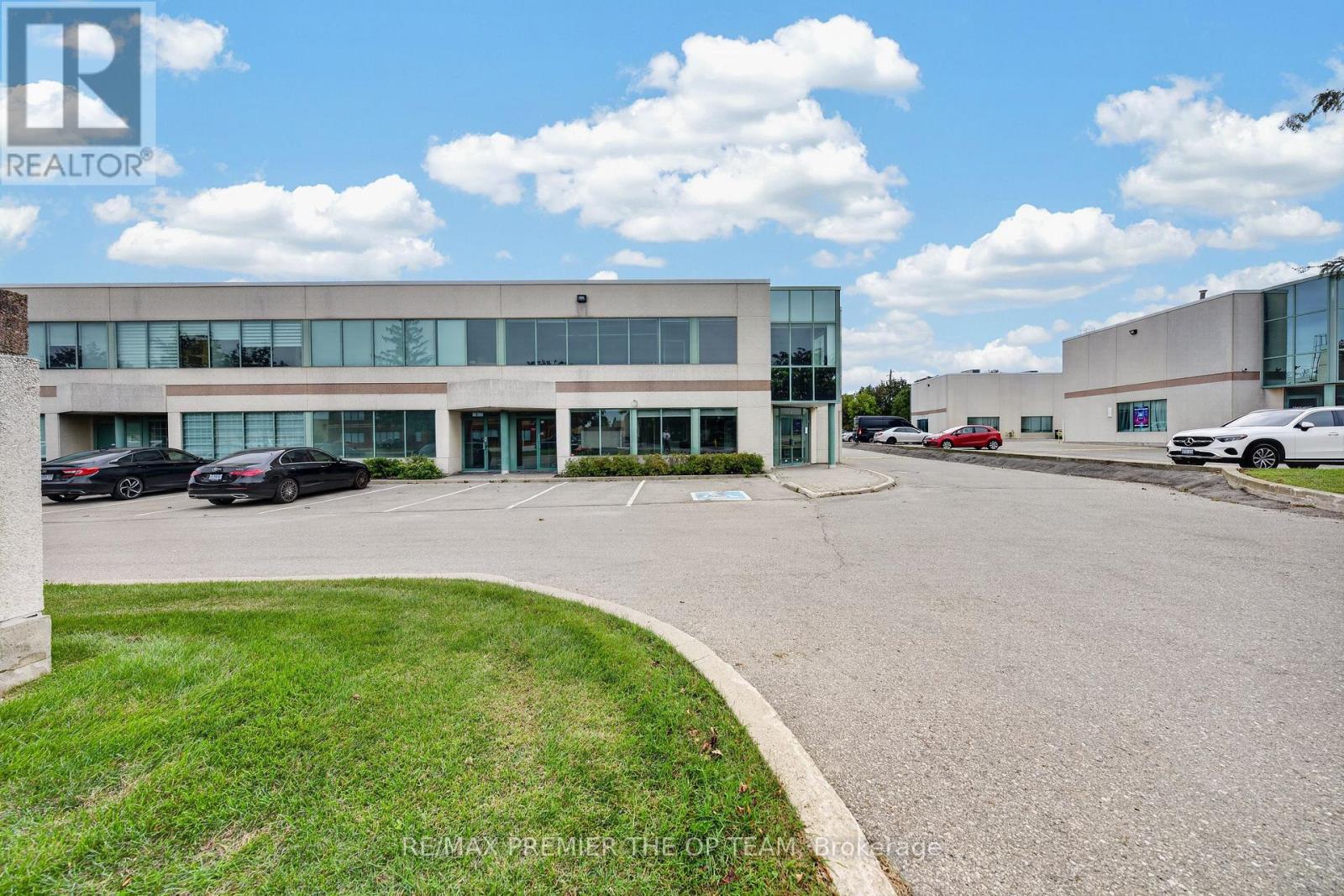 1 & 1a Upper - 2900 Langstaff Road Property Photo 14