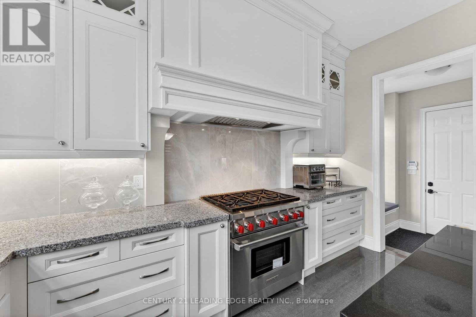 33 Stollery Pond Crescent Property Photo 13