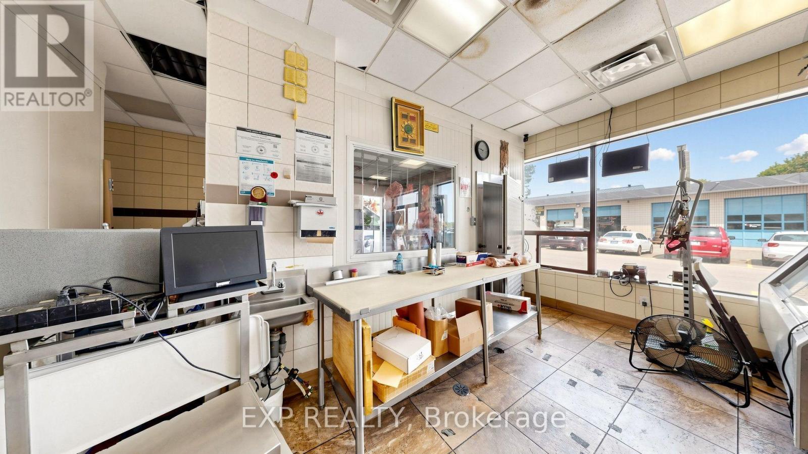 8 - 12960 Yonge Street Property Photo 7