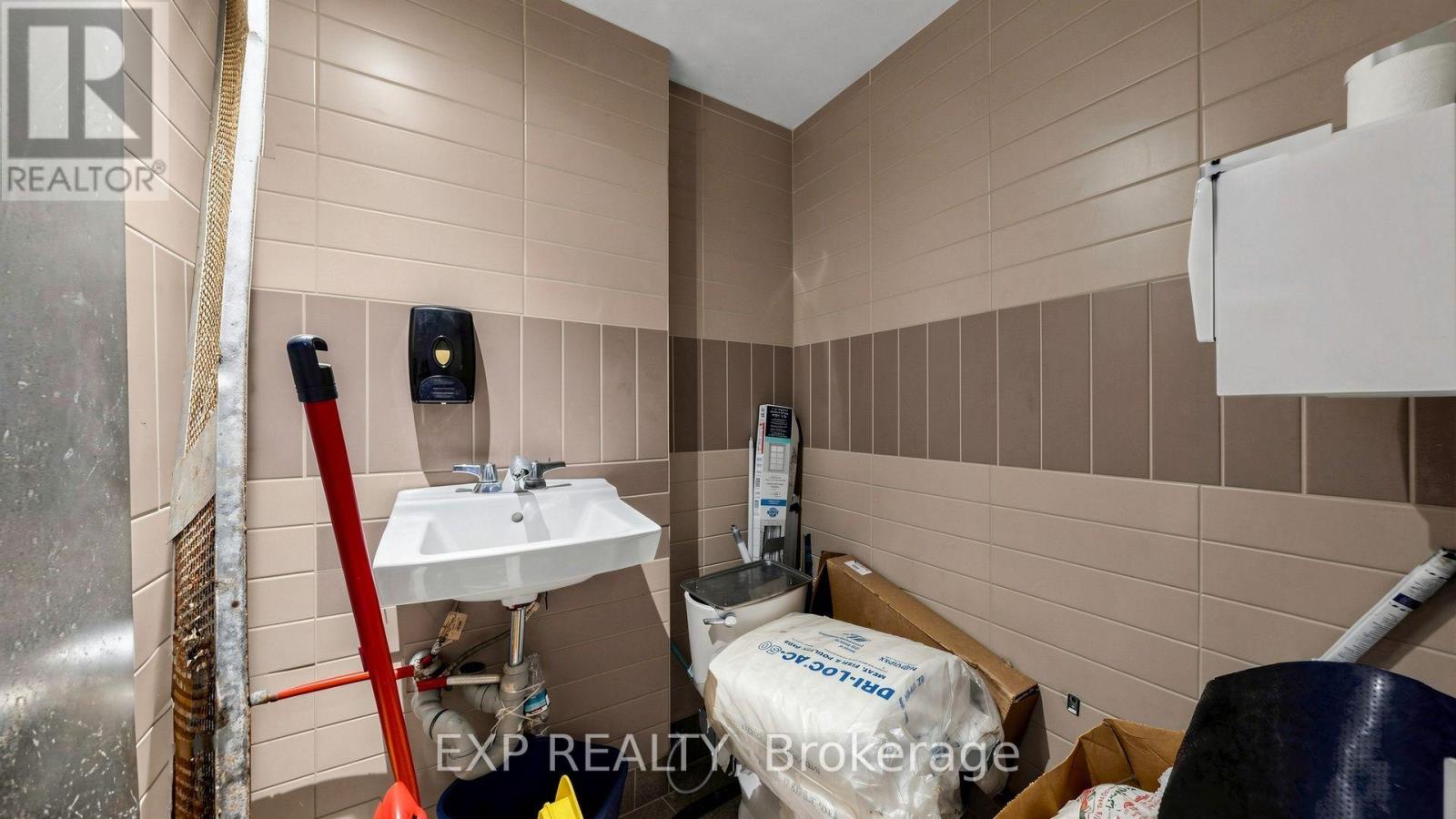8 - 12960 Yonge Street Property Photo 12
