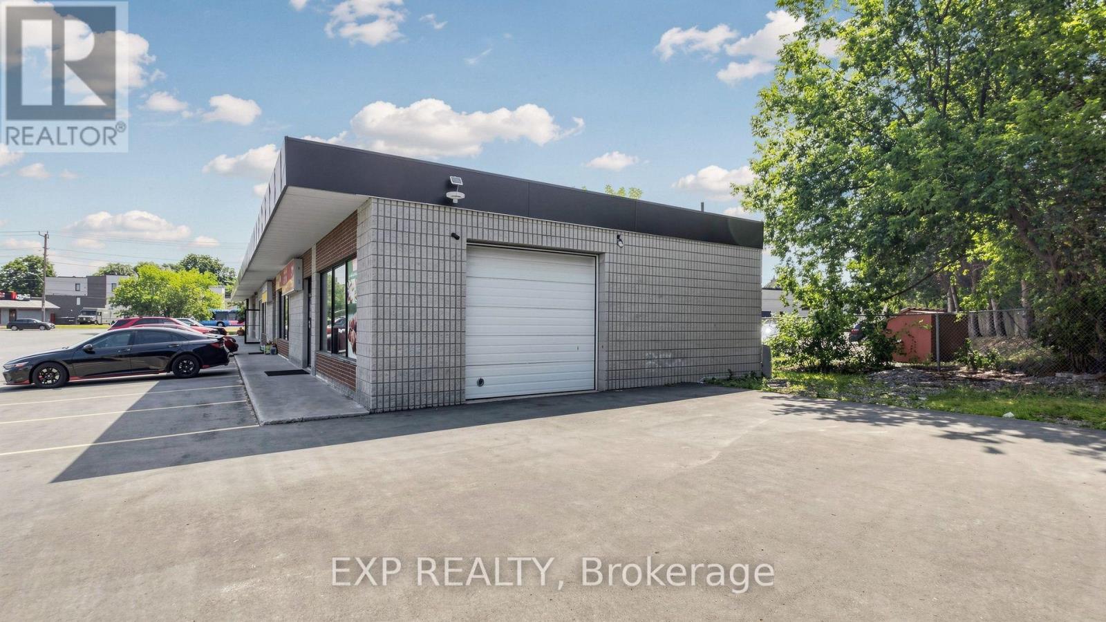 8 - 12960 Yonge Street Property Photo 13