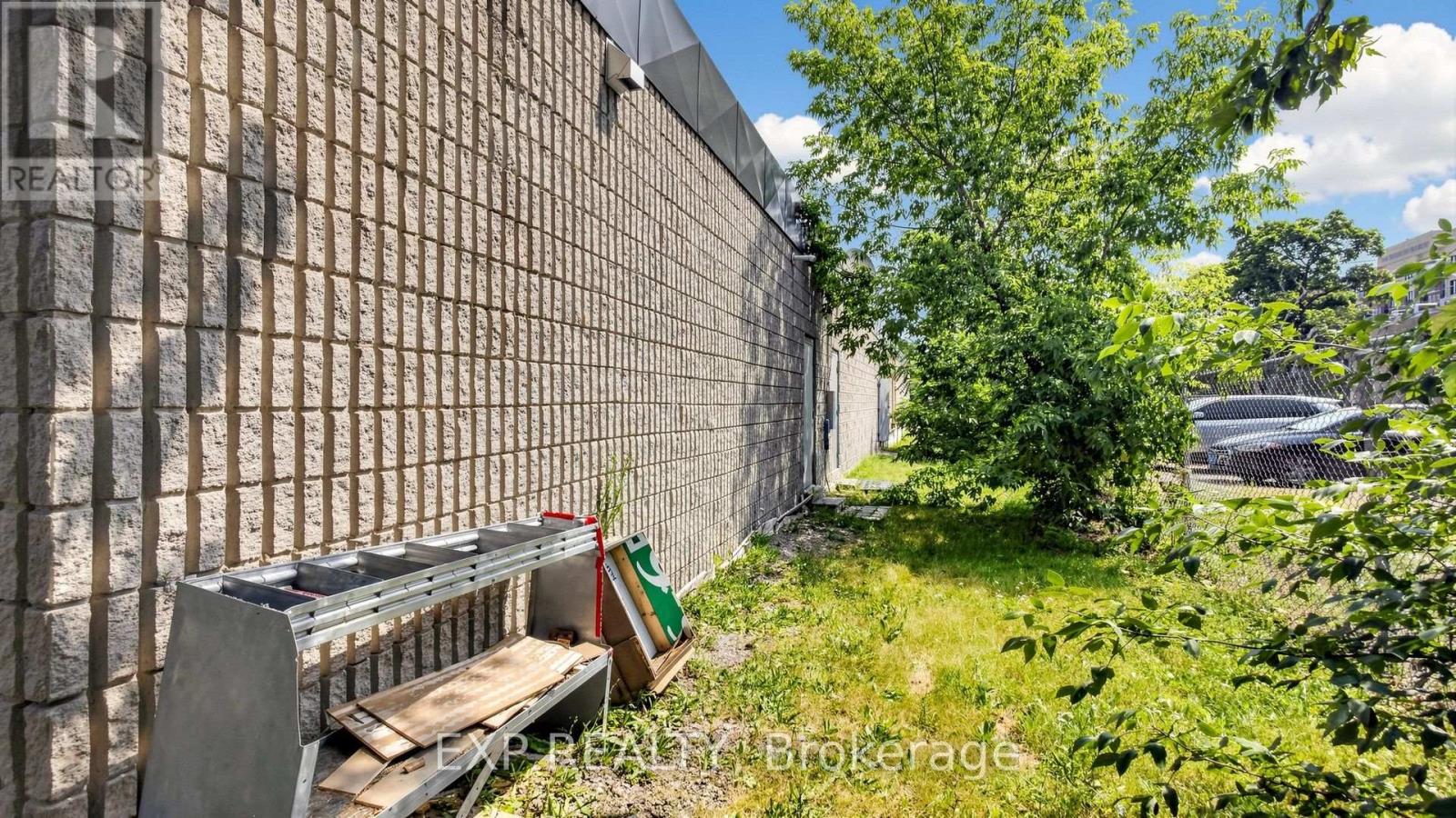 8 - 12960 Yonge Street Property Photo 15