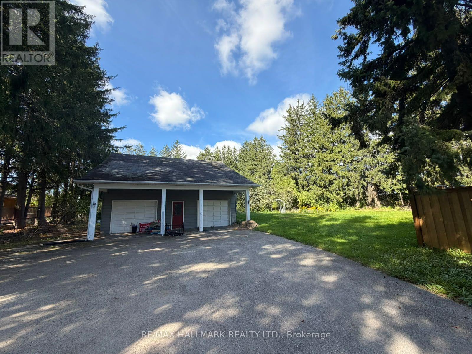 13918 Leslie Street Property Photo 2