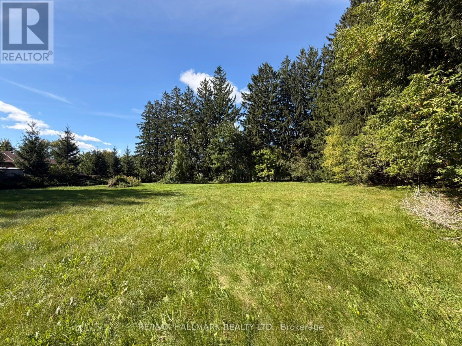 13918 Leslie Street Property Photo 5