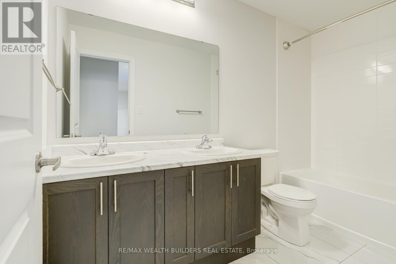 13 Waterleaf Road Property Photo 23