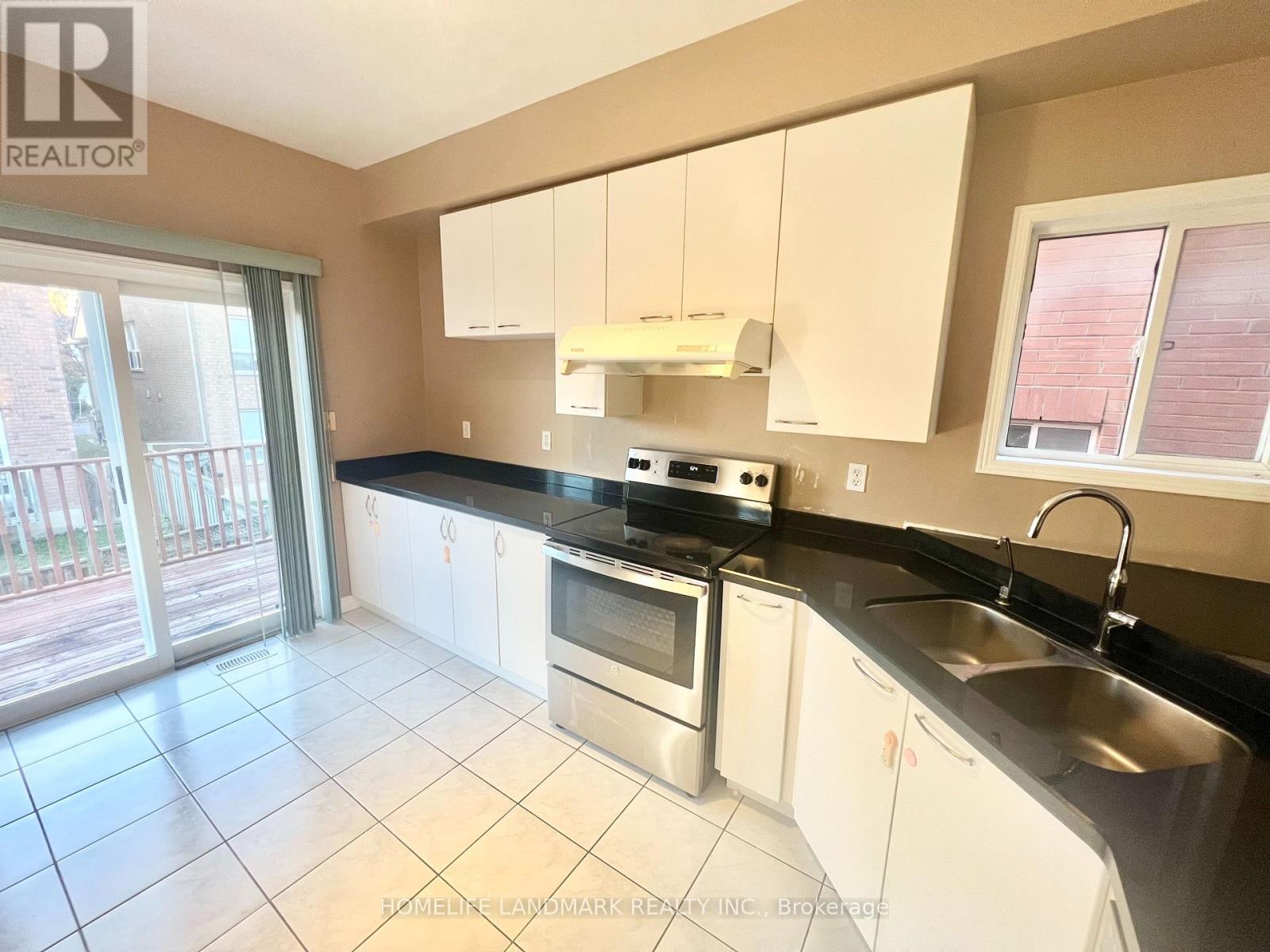 19 Fairlawn Avenue Property Photo 12