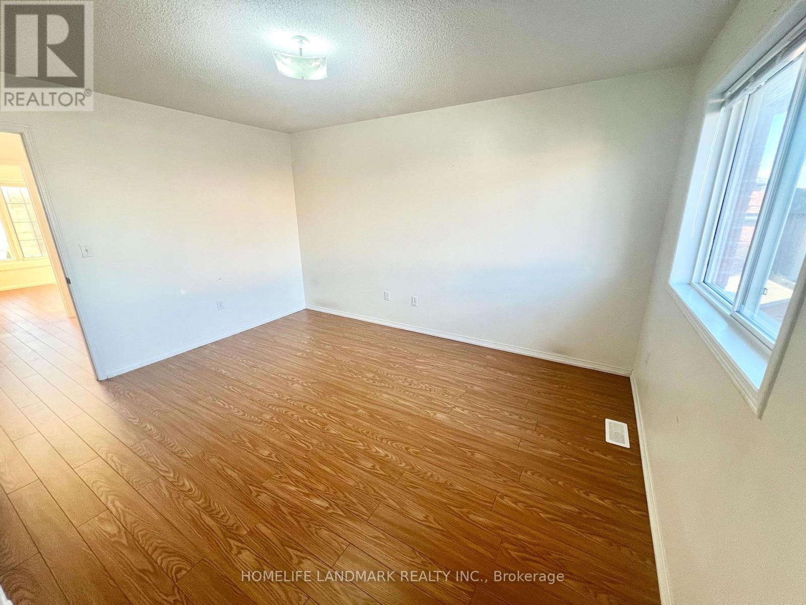 19 Fairlawn Avenue Property Photo 18