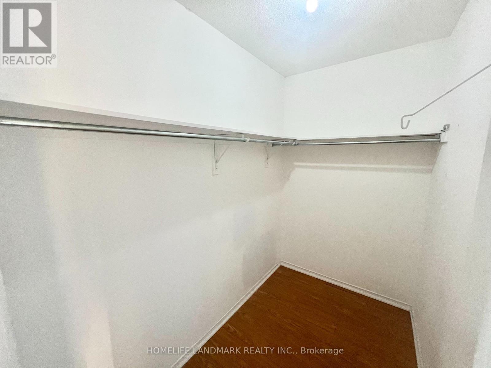 19 Fairlawn Avenue Property Photo 20
