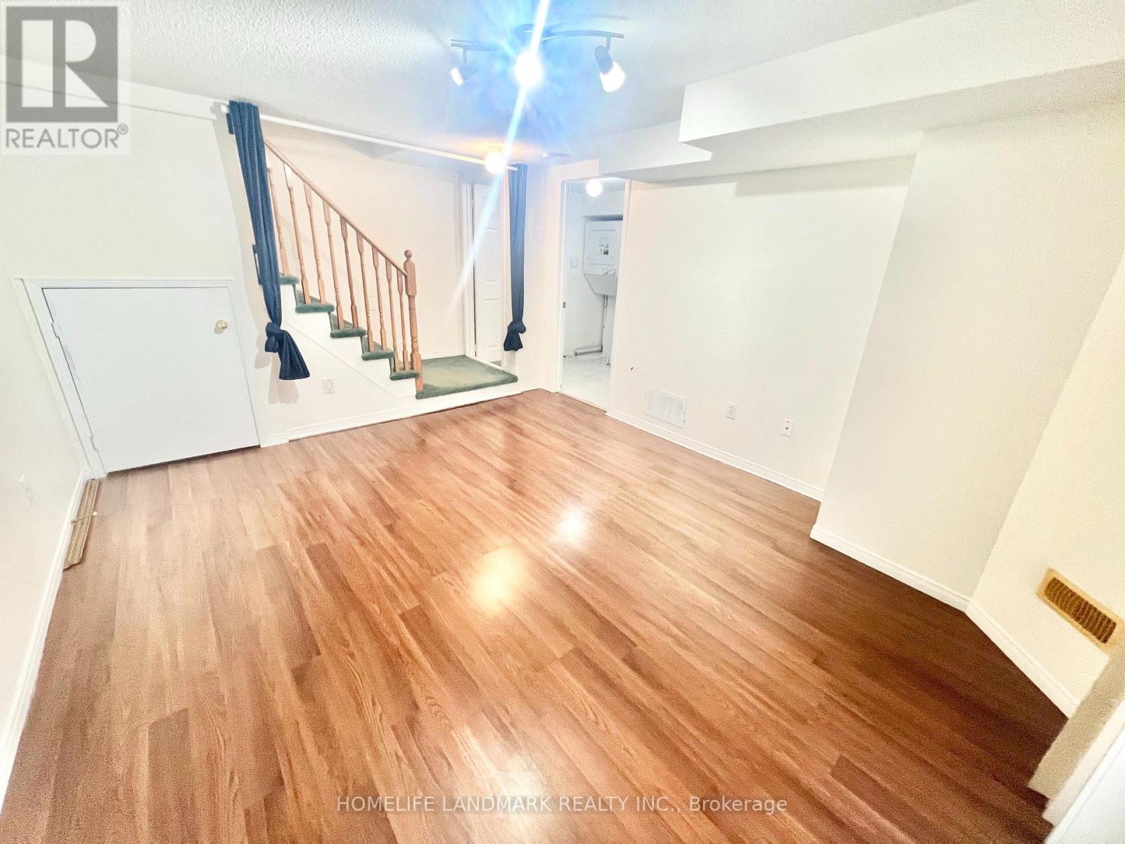 19 Fairlawn Avenue Property Photo 33