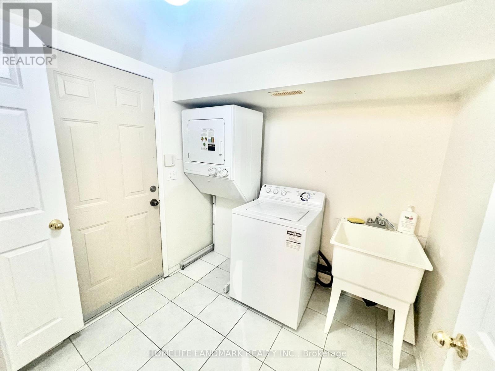 19 Fairlawn Avenue Property Photo 34