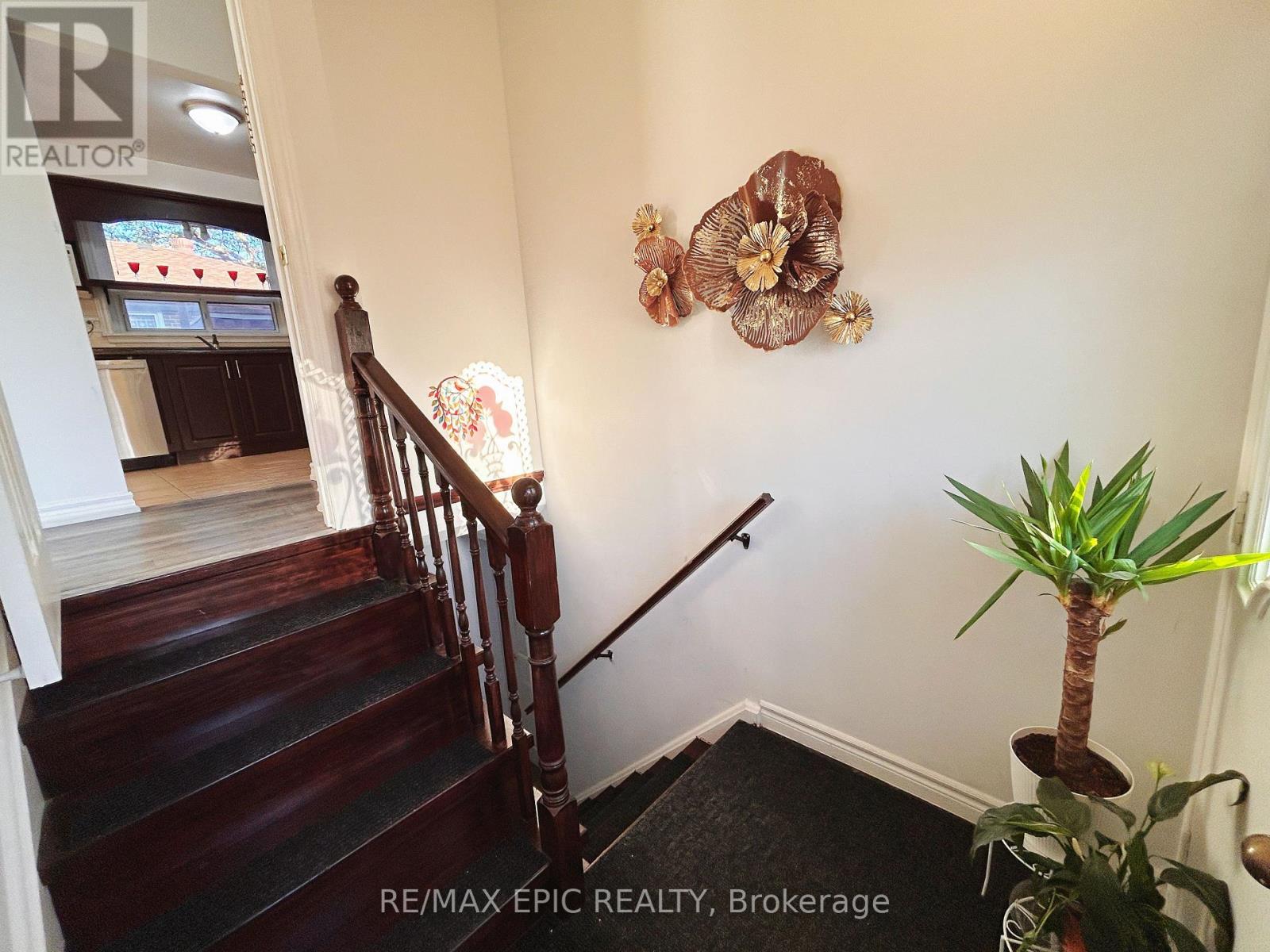 Main - 25 Gentry Crescent Property Photo 3