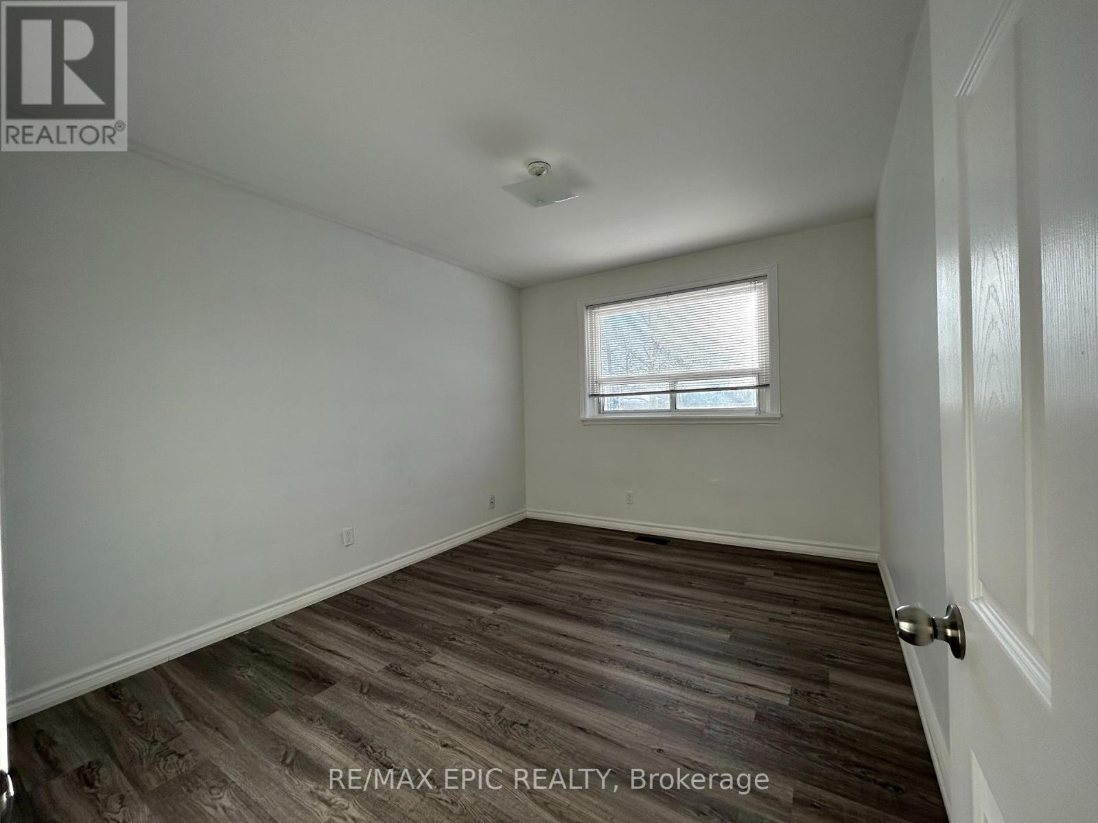 Main - 25 Gentry Crescent Property Photo 8