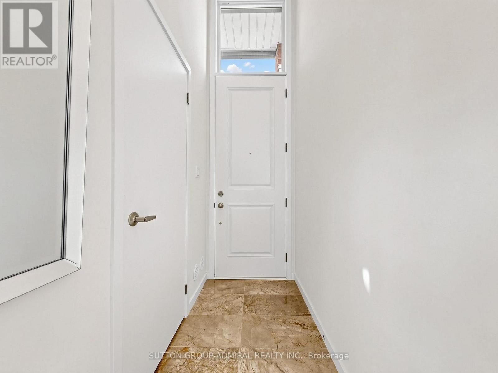 2 Seacoasts Circle Property Photo 3