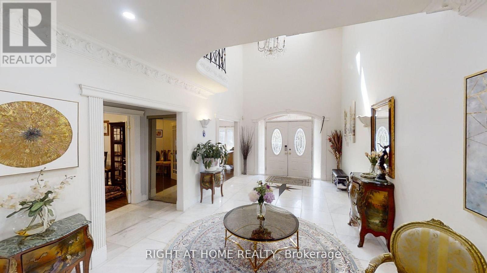 31 Northgate Crescent E Property Photo 5