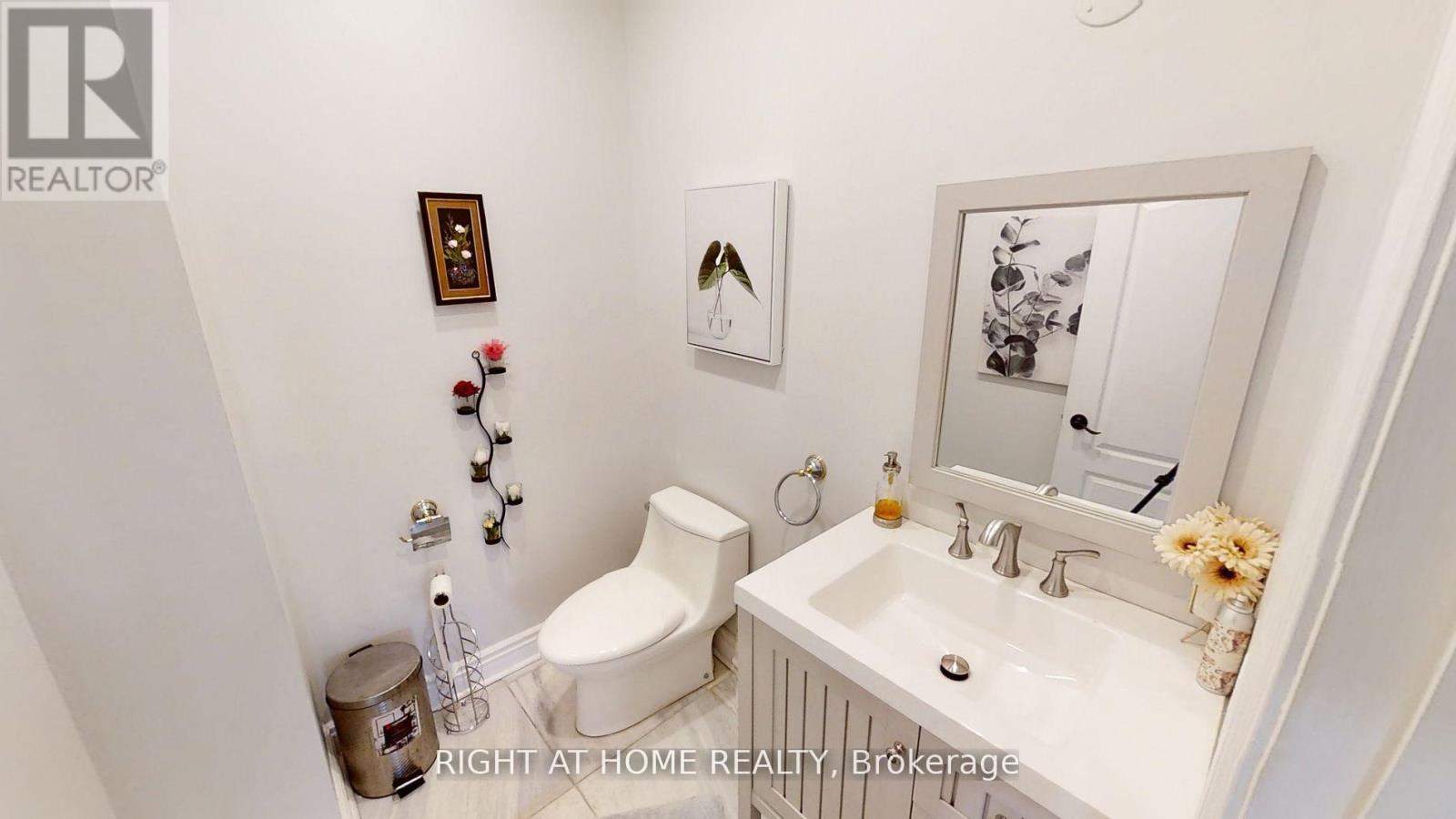 31 Northgate Crescent E Property Photo 8