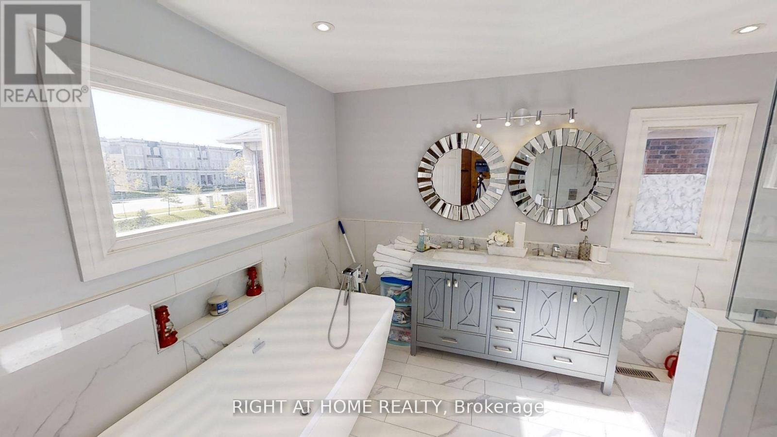 31 Northgate Crescent E Property Photo 25