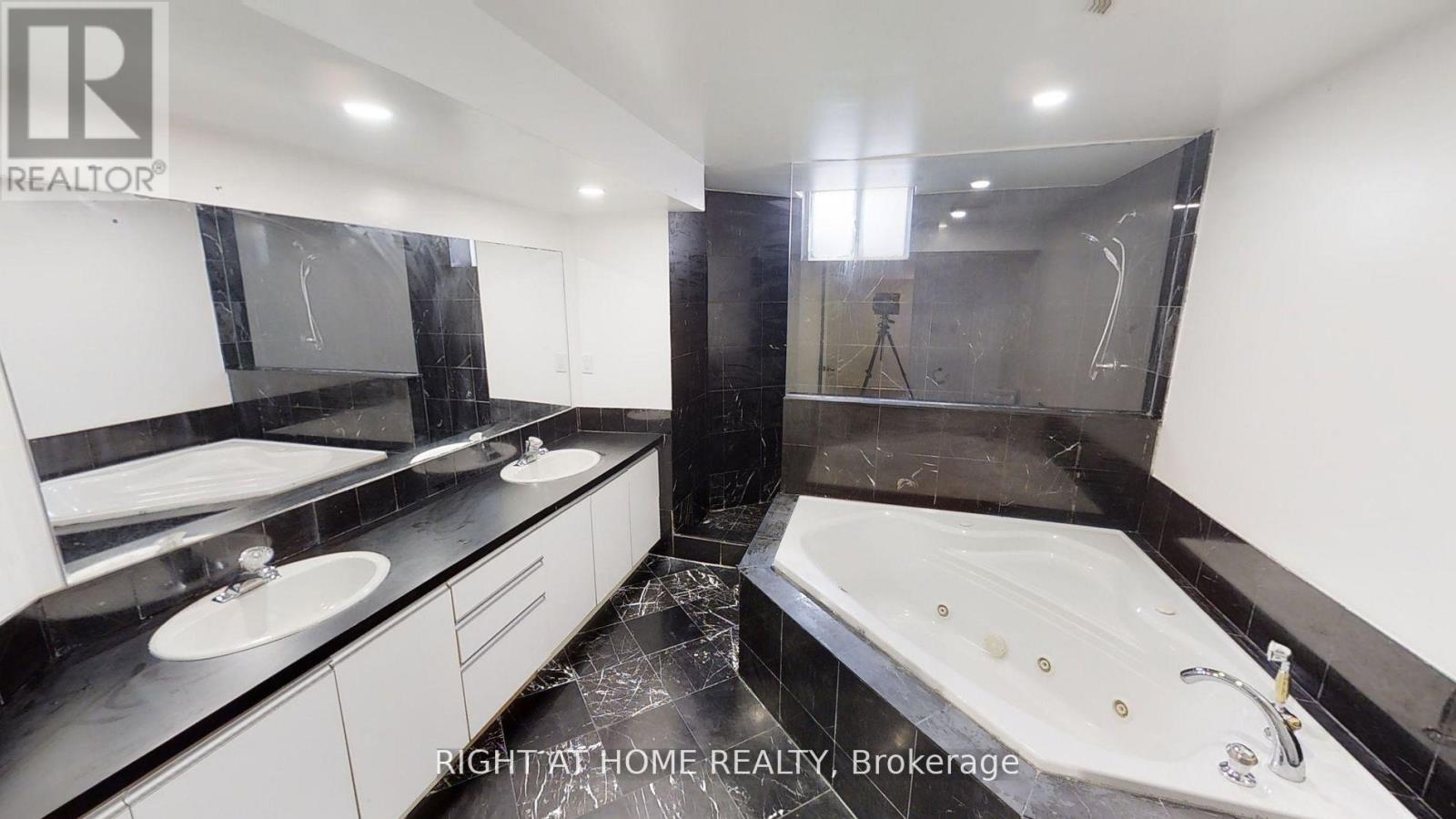 31 Northgate Crescent E Property Photo 28