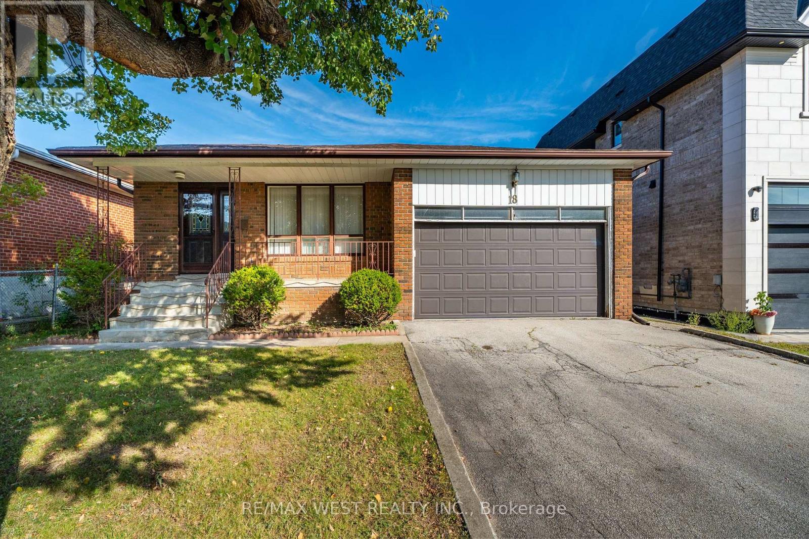 18 Pheasant Valley Court Property Photo 1