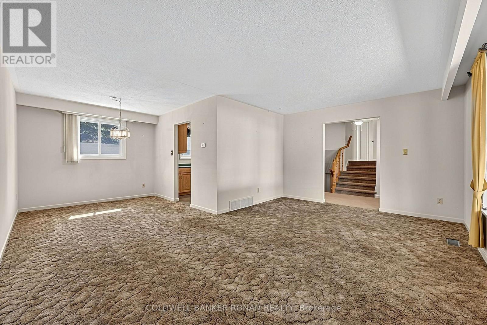 13 Grohal Drive Property Photo 7