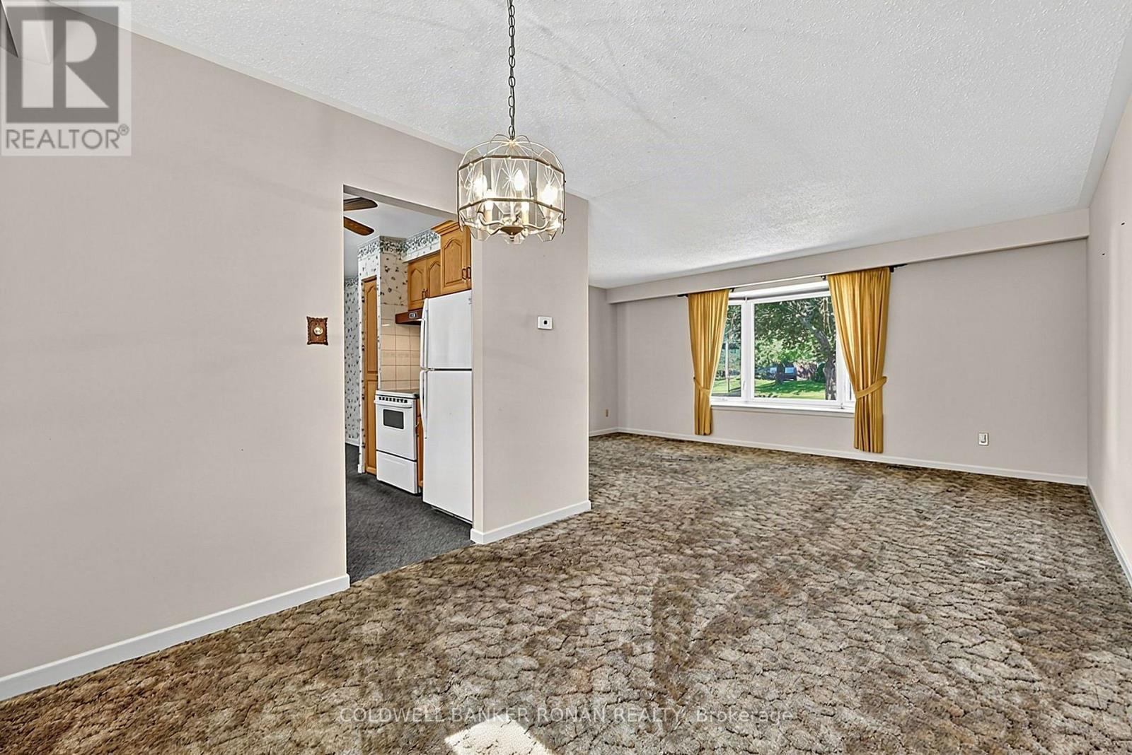 13 Grohal Drive Property Photo 9
