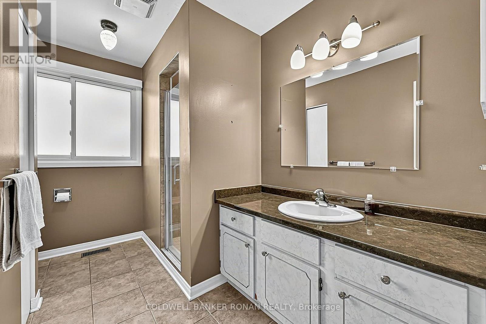 13 Grohal Drive Property Photo 24
