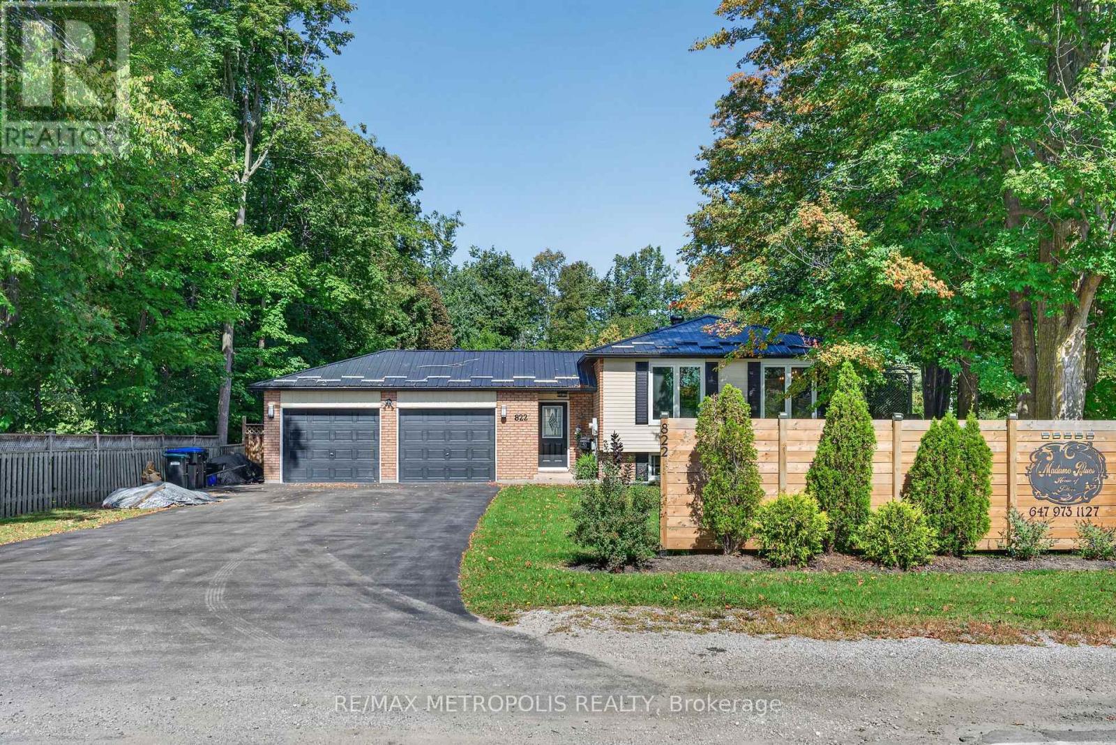 822 10th Line Property Photo 3