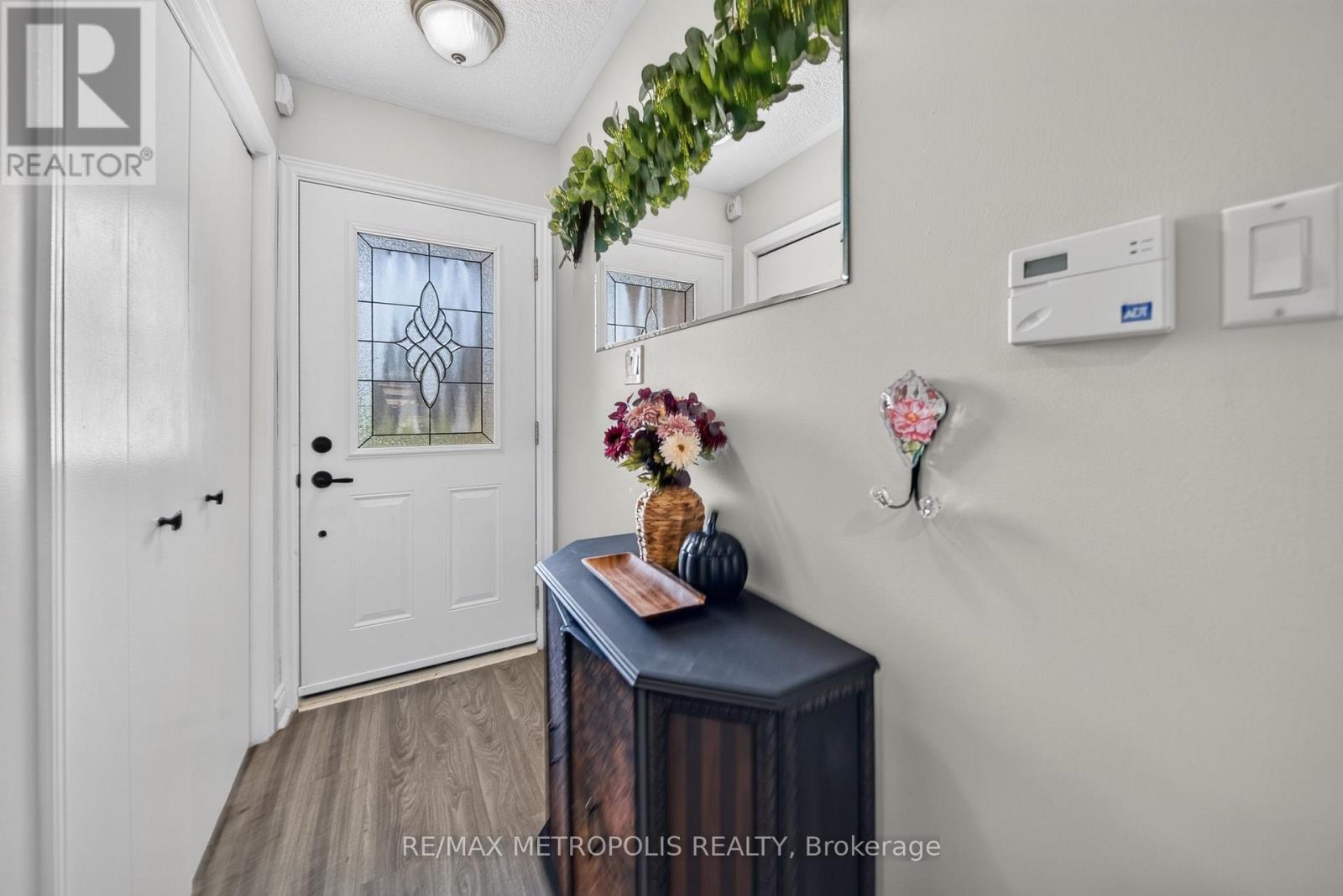822 10th Line Property Photo 5