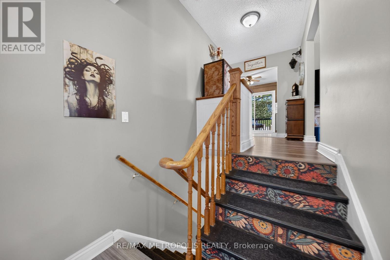 822 10th Line Property Photo 7