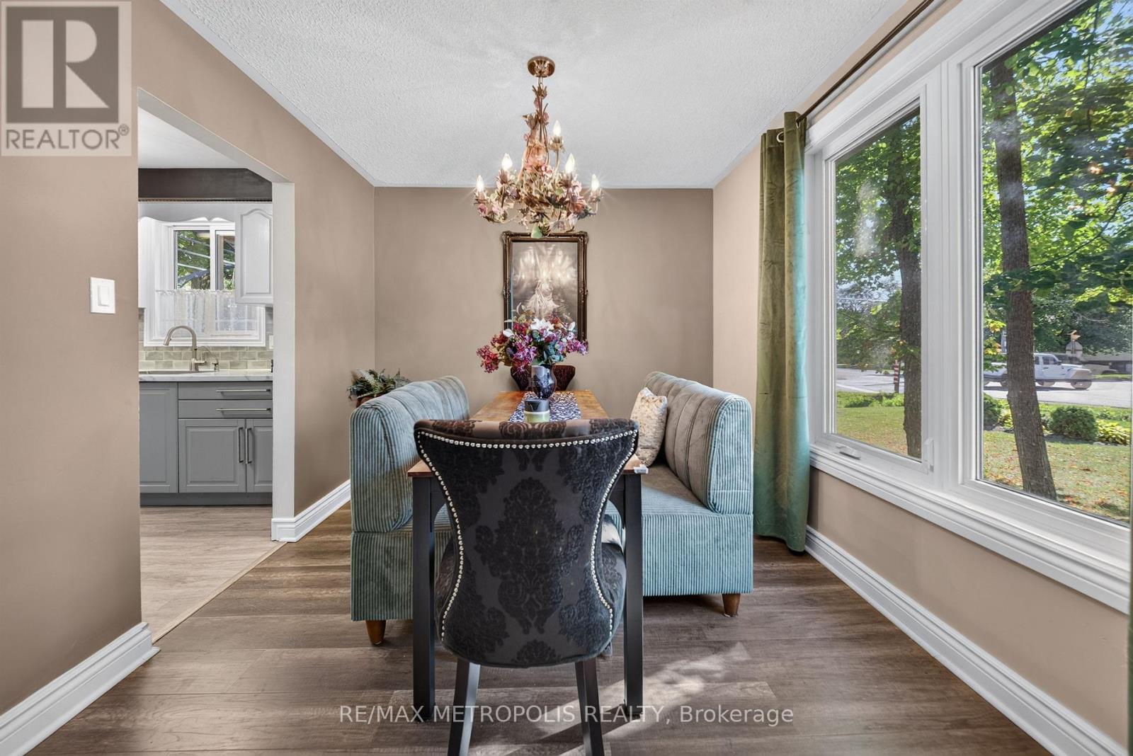 822 10th Line Property Photo 13