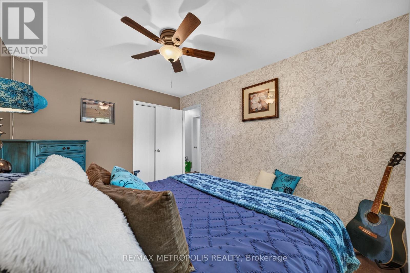 822 10th Line Property Photo 22