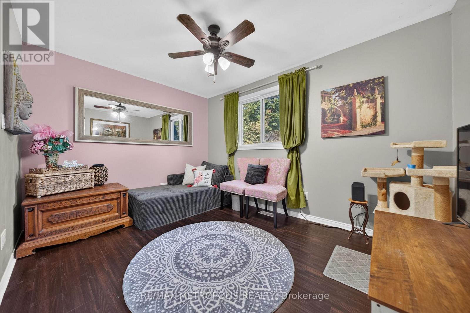 822 10th Line Property Photo 23