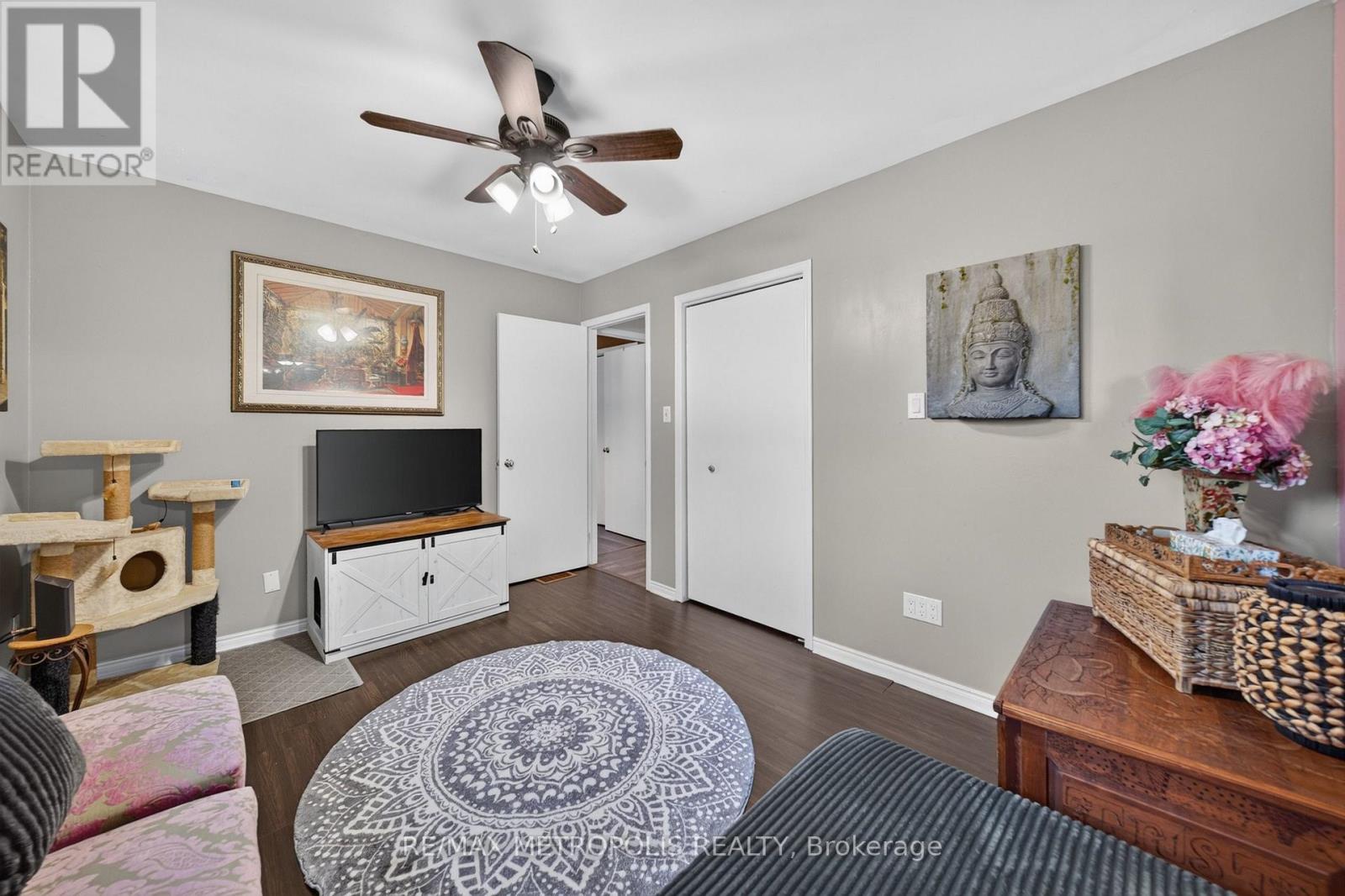 822 10th Line Property Photo 24