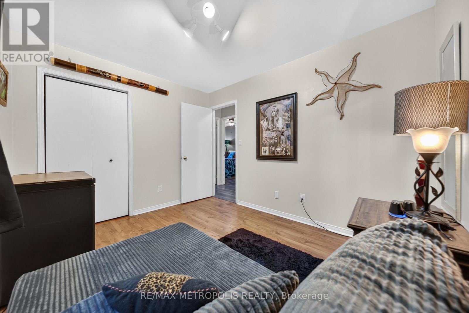 822 10th Line Property Photo 25