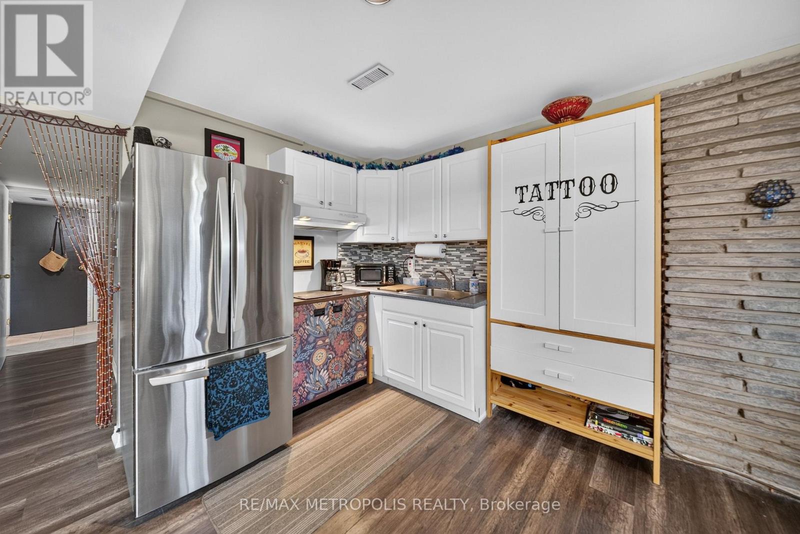 822 10th Line Property Photo 30