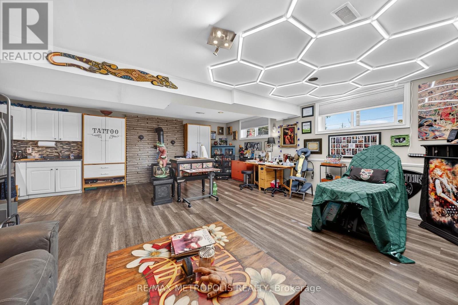 822 10th Line Property Photo 31