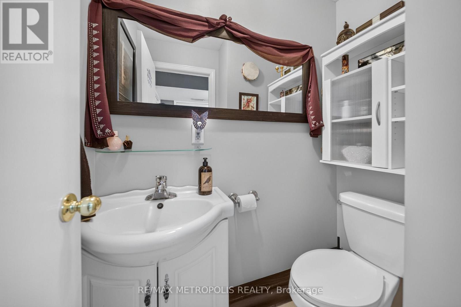 822 10th Line Property Photo 37