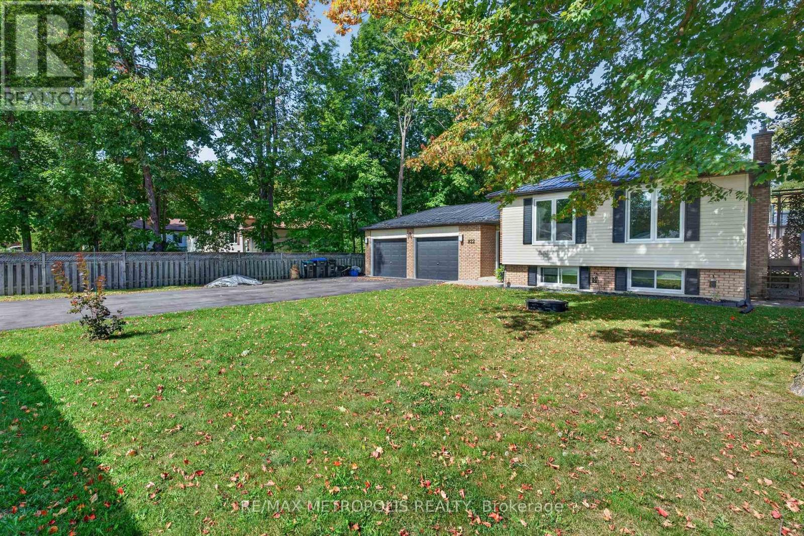 822 10th Line Property Photo 42