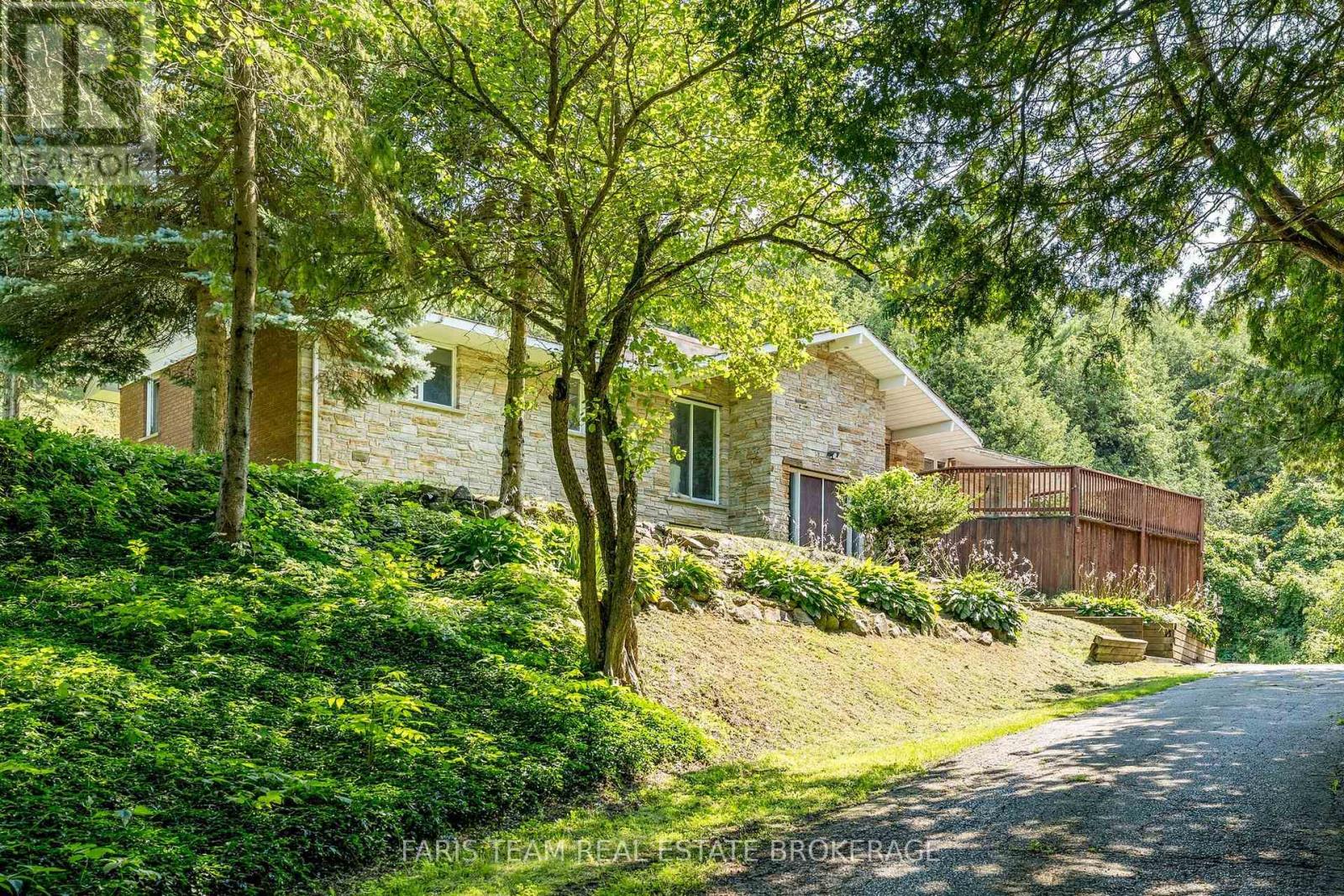 5809 10th Side Road Property Photo 3