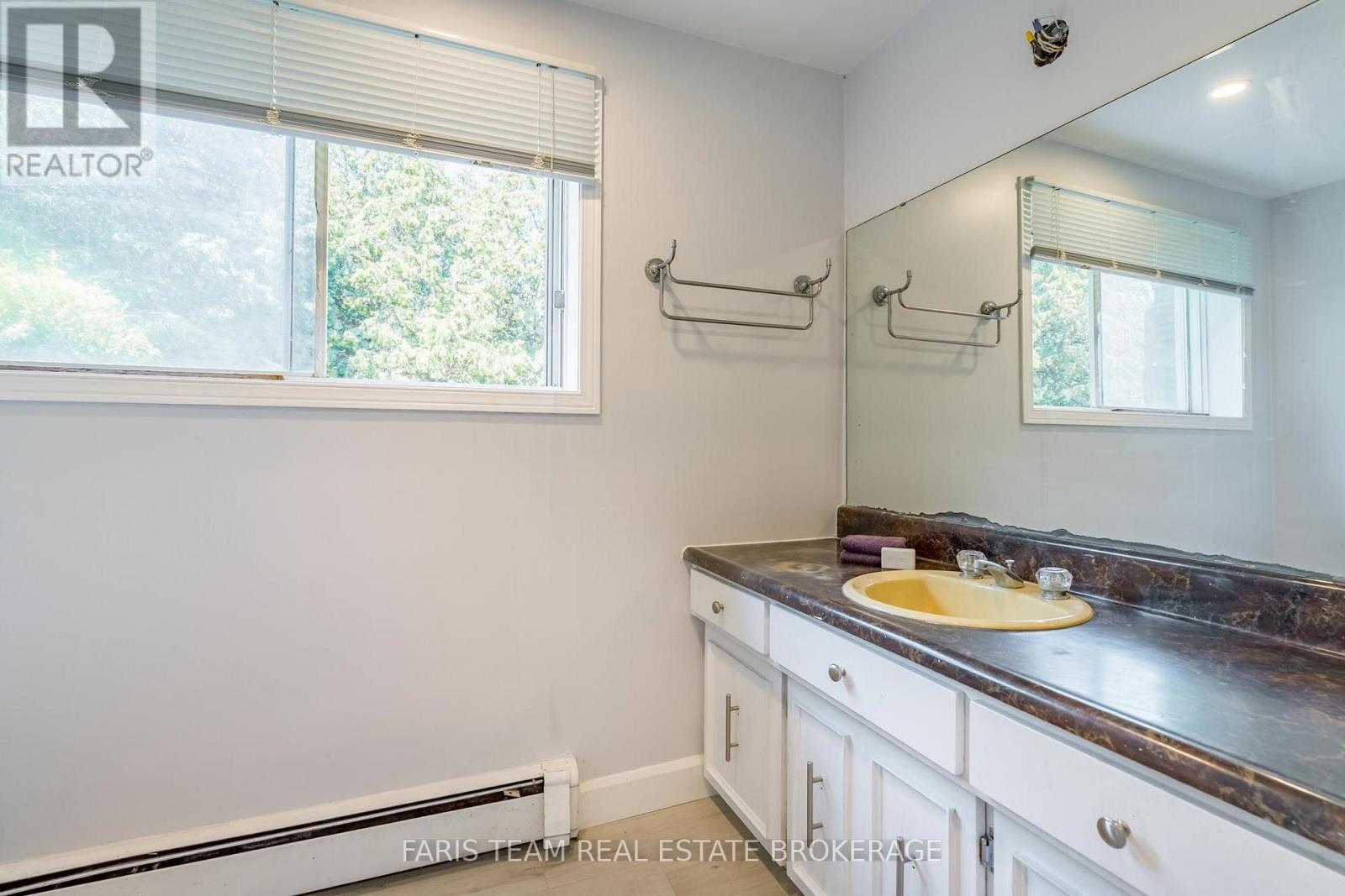 5809 10th Side Road Property Photo 28