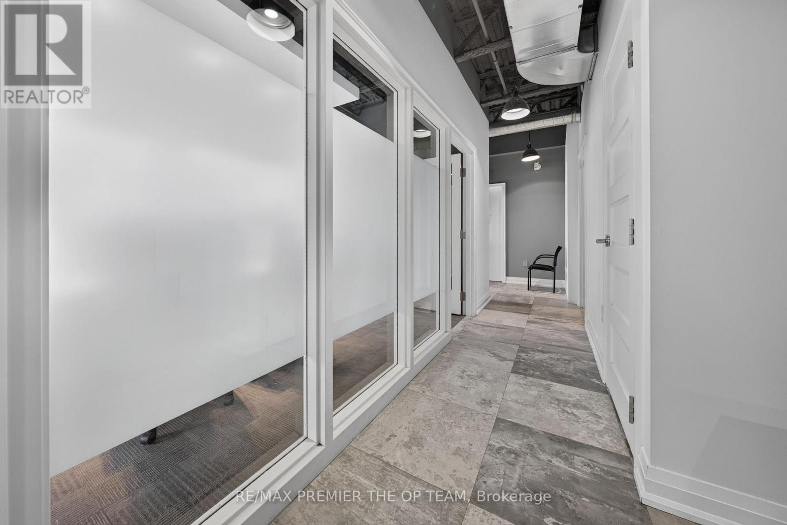 1 & 1a Main - 2900 Langstaff Road Property Photo 6