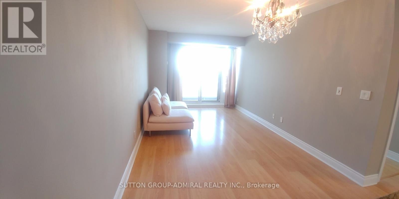 #1712 - 7 North Park Road Property Photo 2