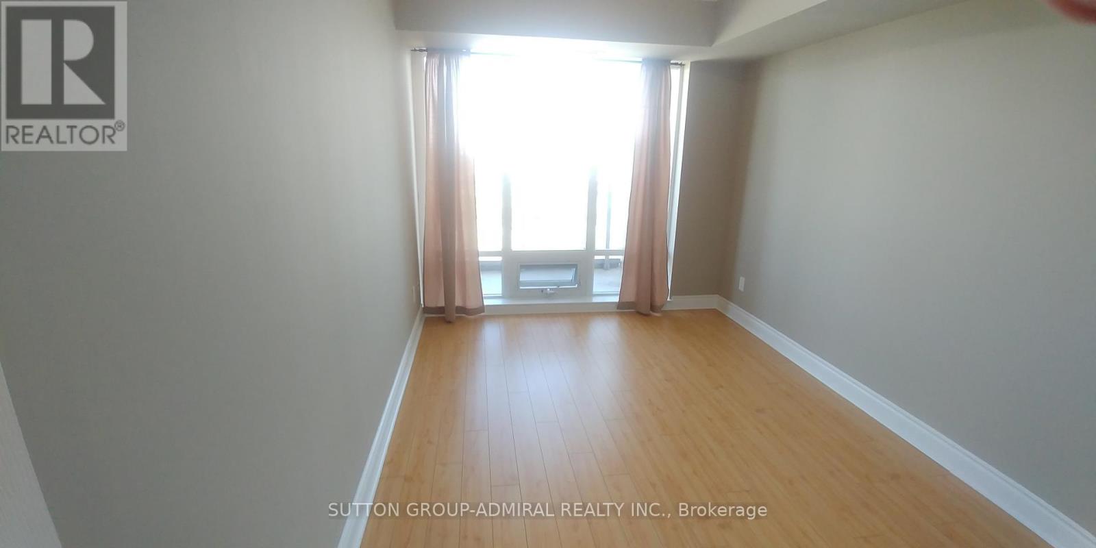 #1712 - 7 North Park Road Property Photo 5