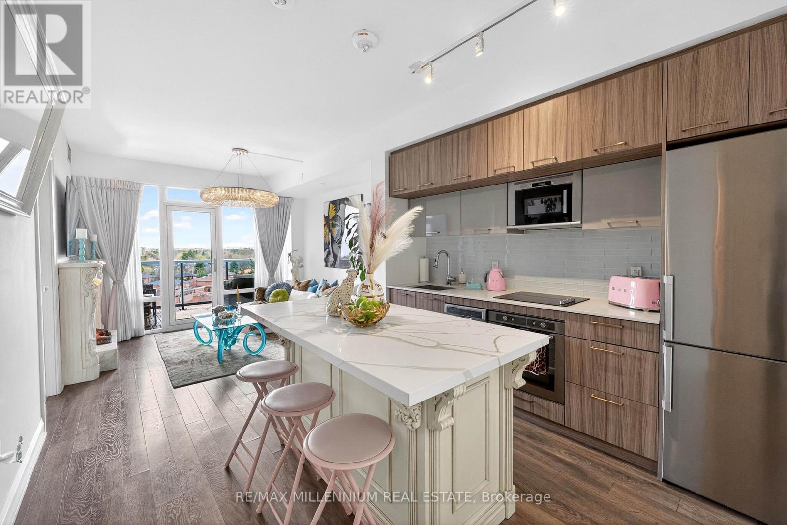 713 - 4800 HIGHWAY 7 ROAD Property Photo 1