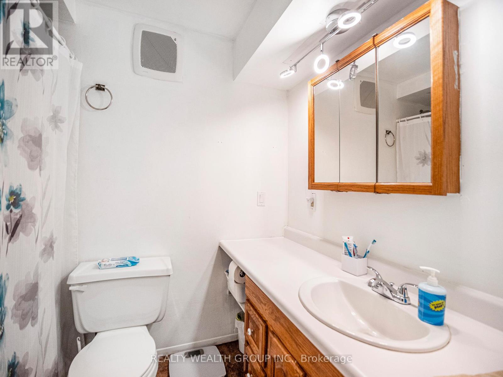 Bsmnt - 201 Biscayne Boulevard Property Photo 12