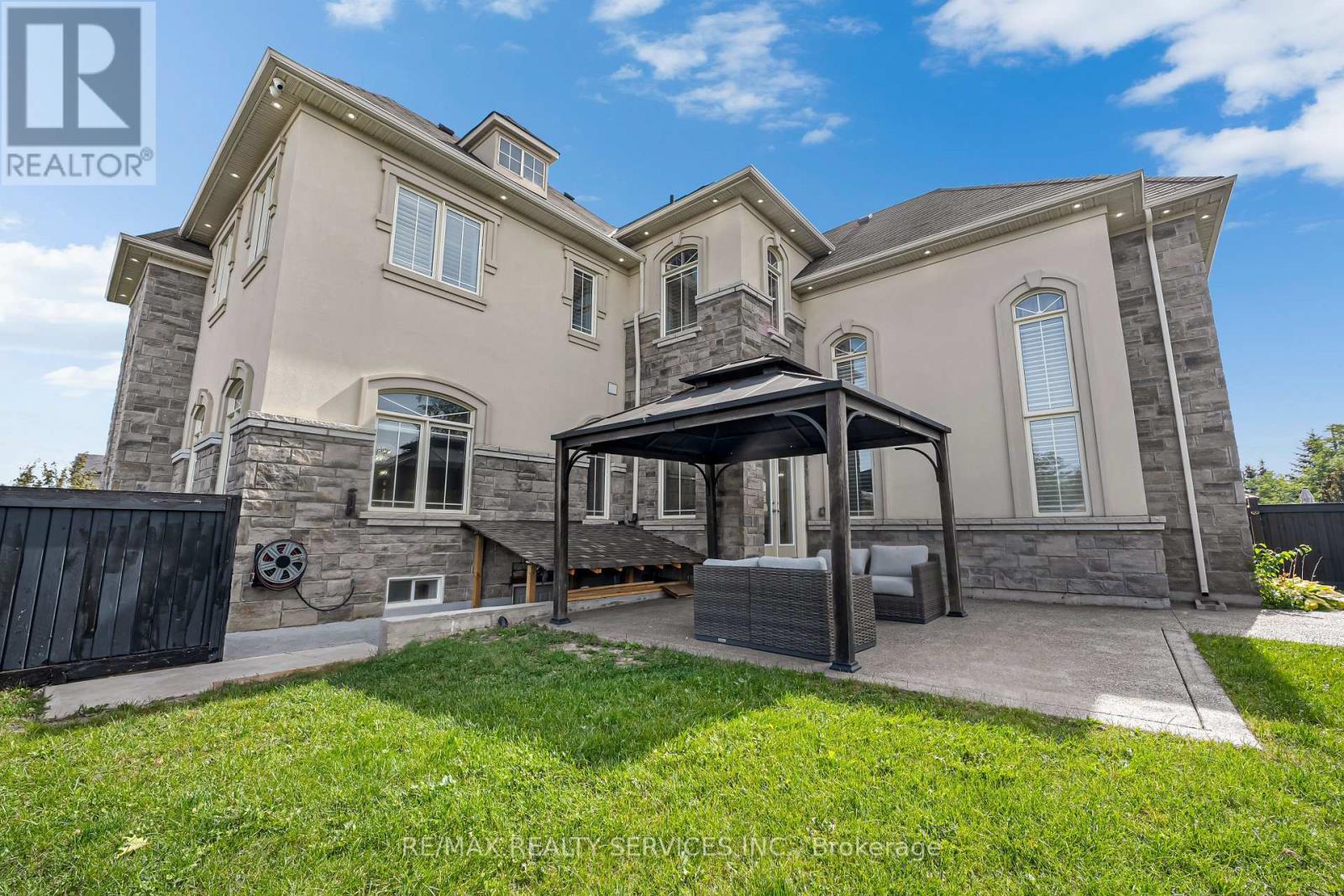 22 Giant Cedars Court Property Photo 44