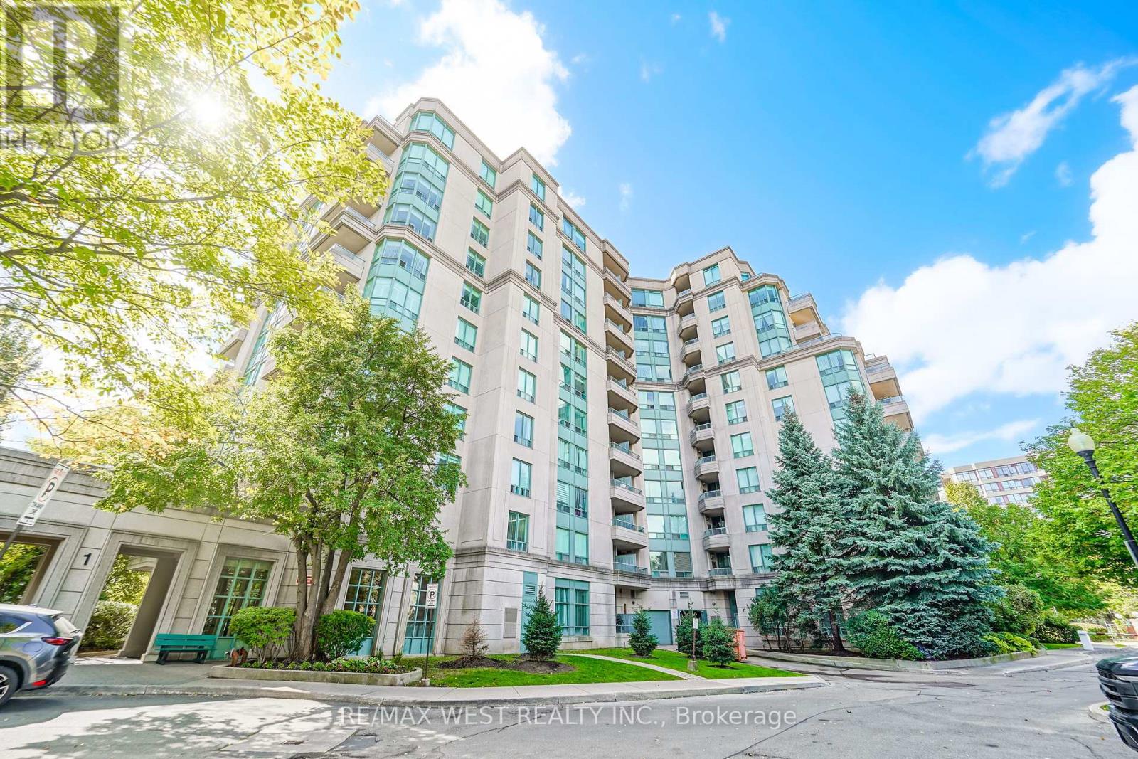 105 - 1 EMERALD LANE