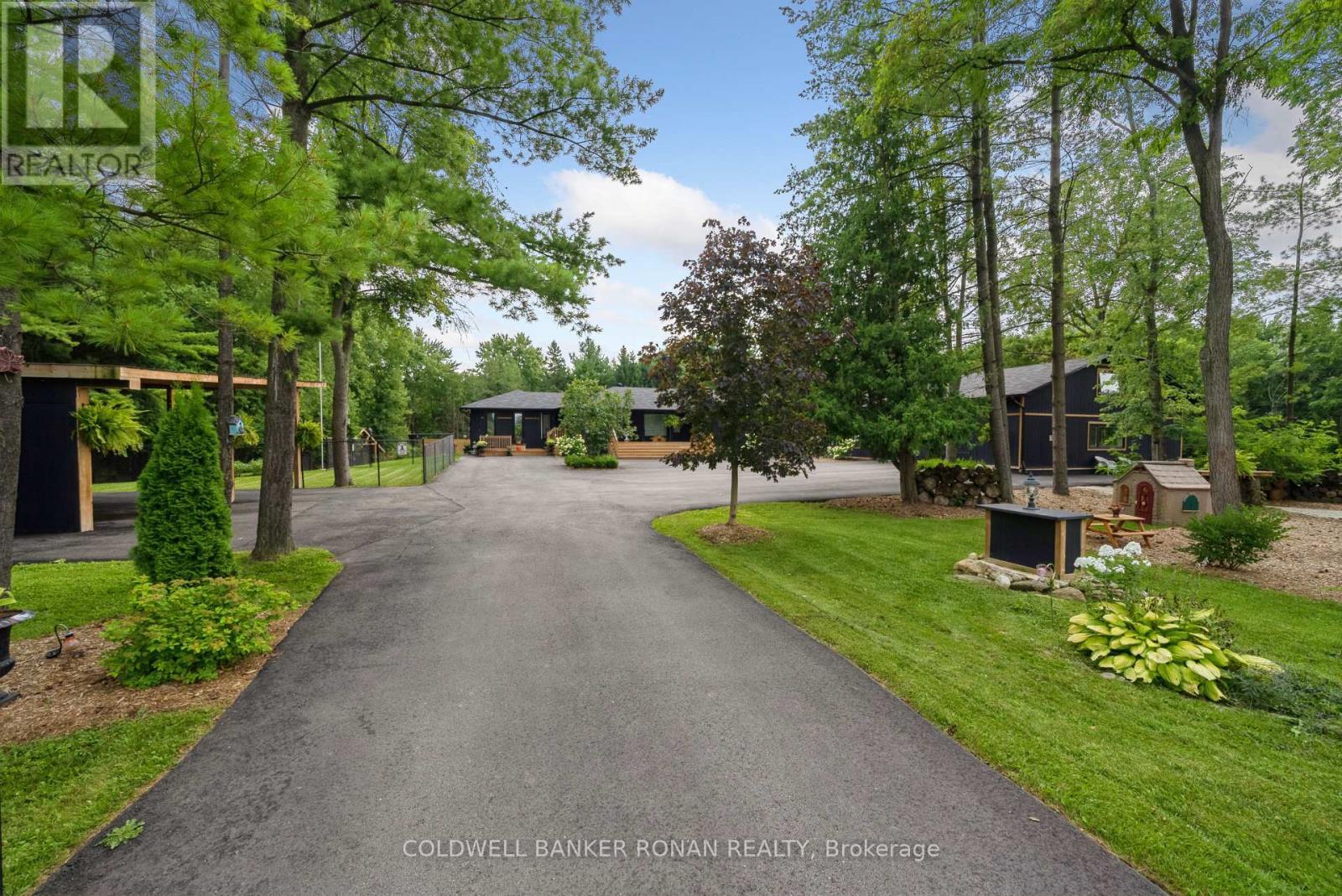 6591 6th Line Property Photo