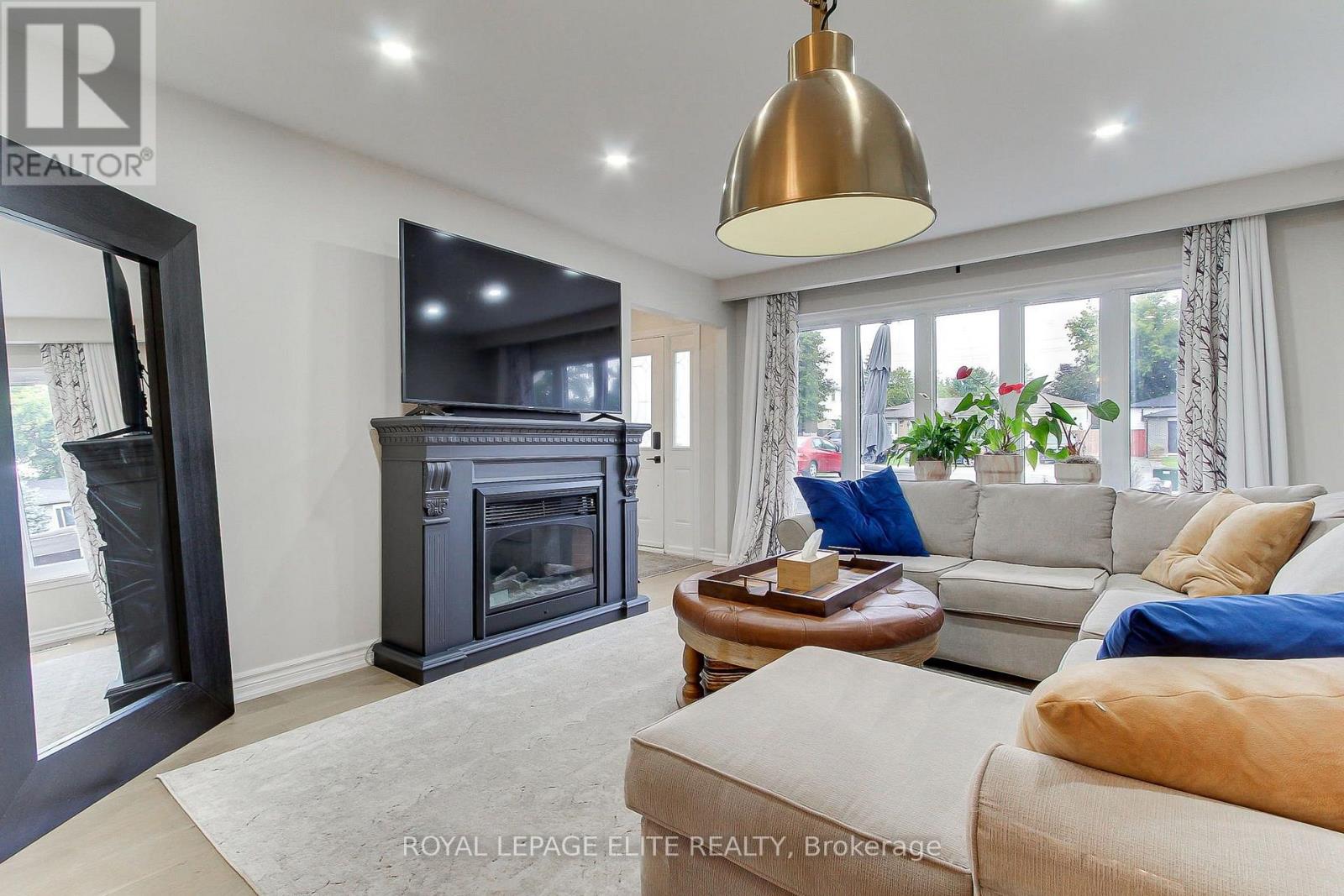 13 Alphonsus Court Property Photo 7