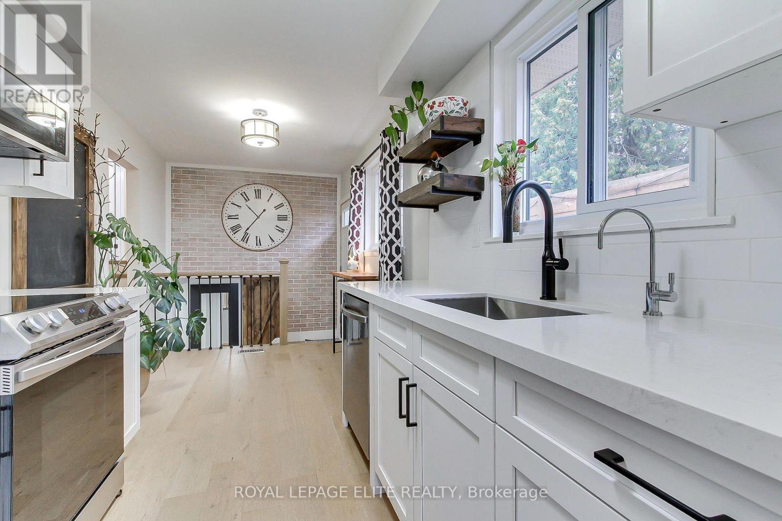 13 Alphonsus Court Property Photo 15
