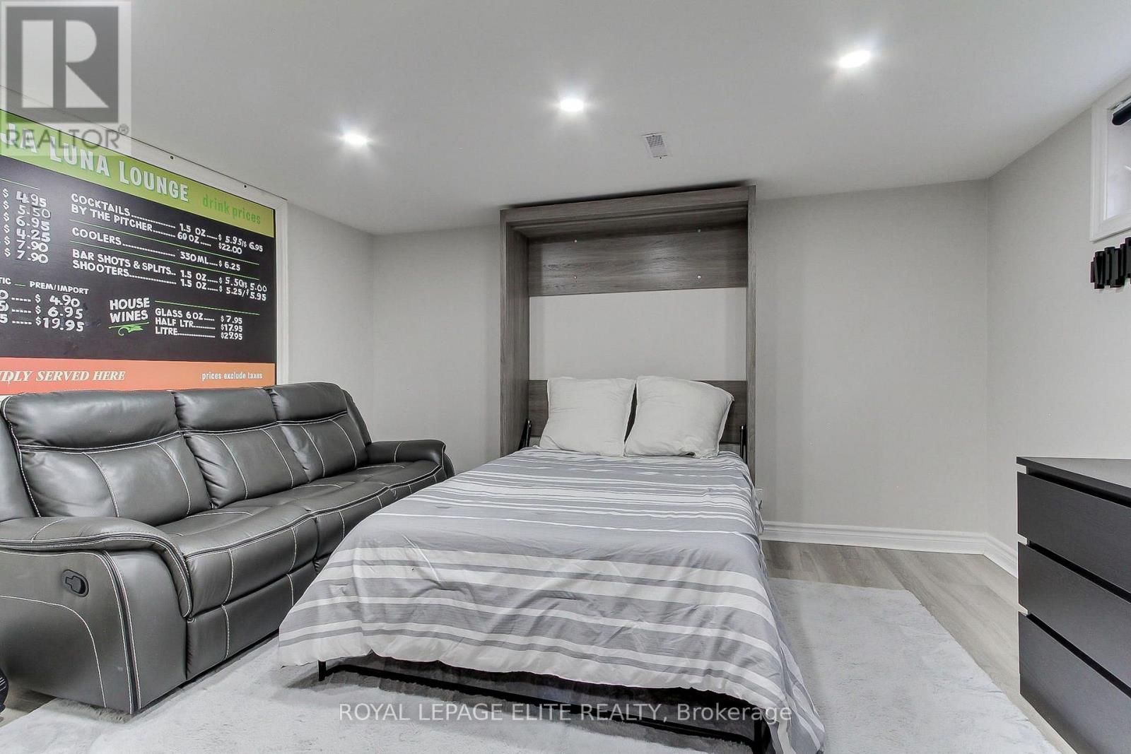 13 Alphonsus Court Property Photo 36